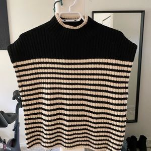 Size L Mock Neck Sweater